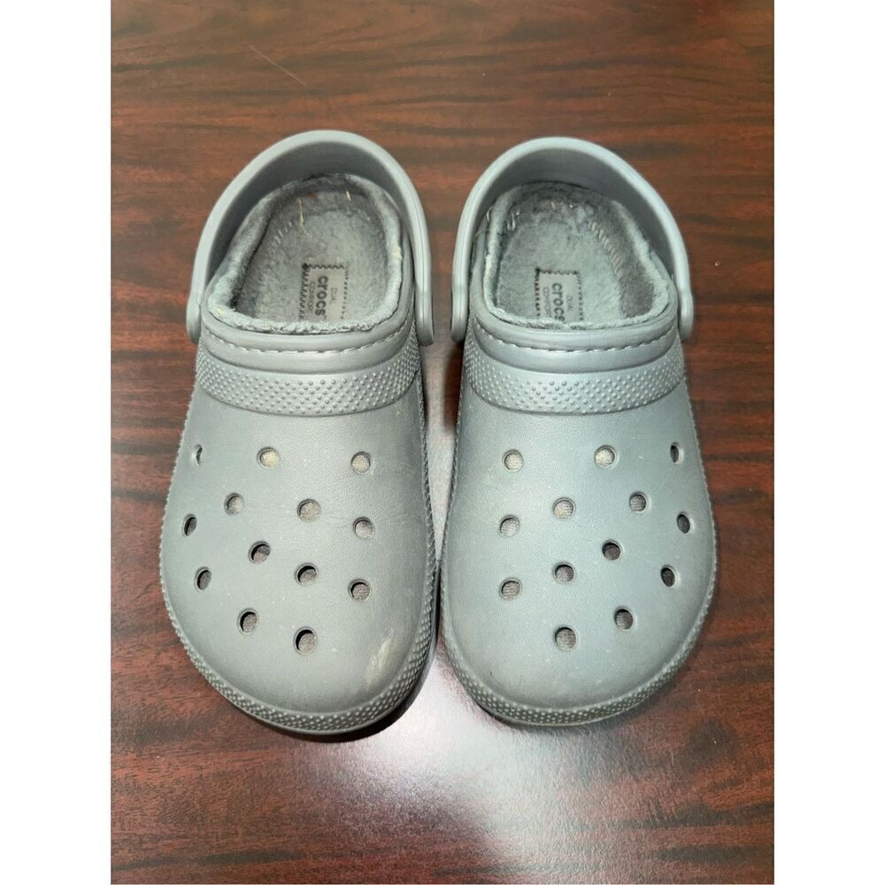 Crocs Grey Classic Lined Womens Size 7— Mens Size 5